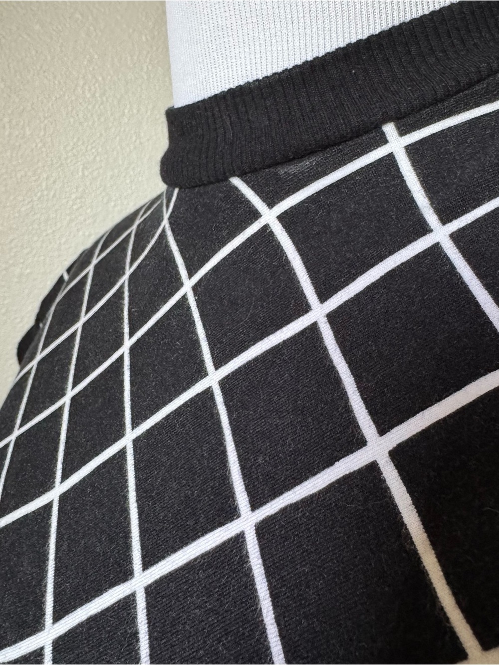 Freddie’s of Pinewood Black Grid Sweater Top - Picture 3 of 3